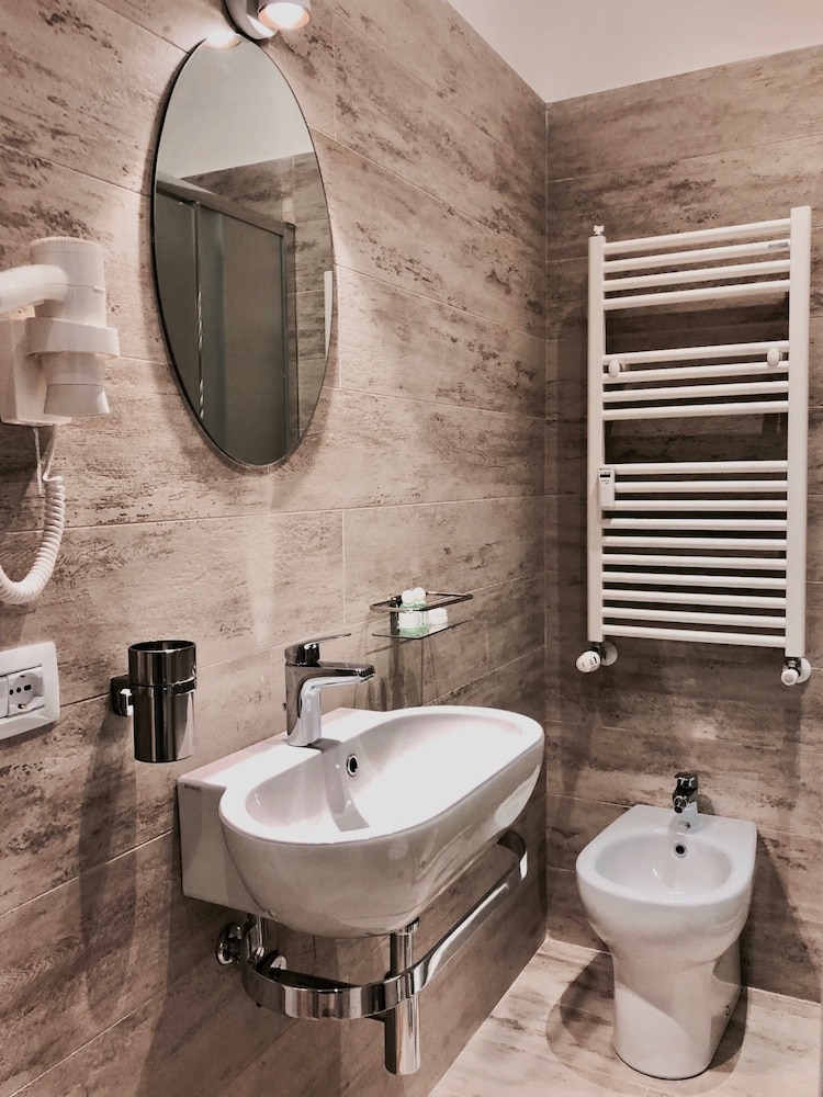 Audrey's Roman Holidays Suites&Rooms