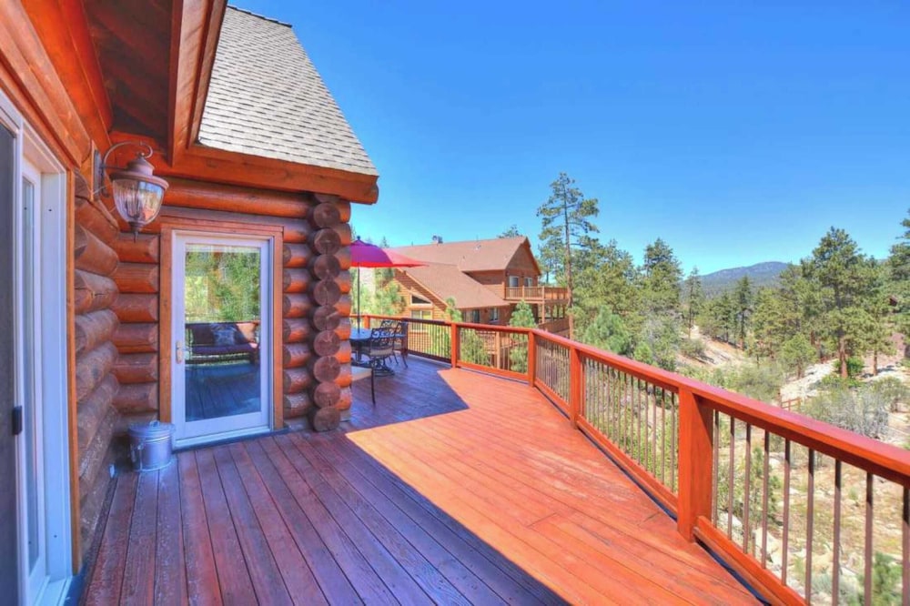 Sleeps 27 2 Homes Near the Lake, Hot Tub + Views Castle Glen Estates
