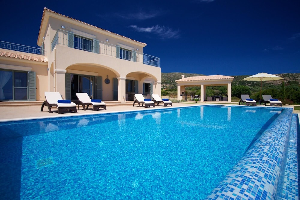 Villa Aglaia in Mavrata view 3