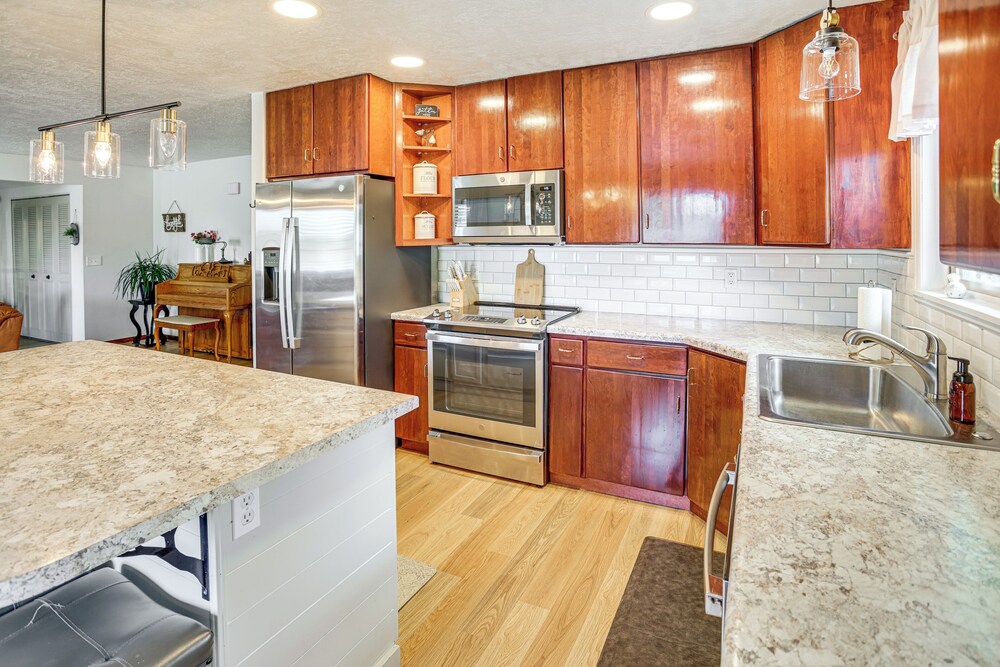 Spacious Rock Springs Stay Near Shops & Dining!