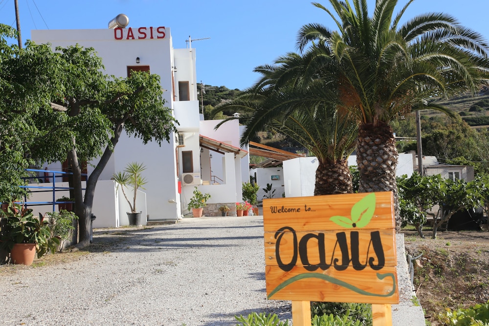 Oasis Rooms & Studios