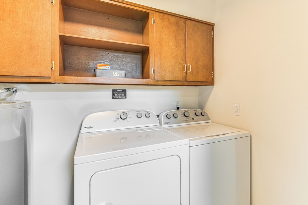 Pet-friendly Home w/ Yard, 1 Mi to Decatur Mall
