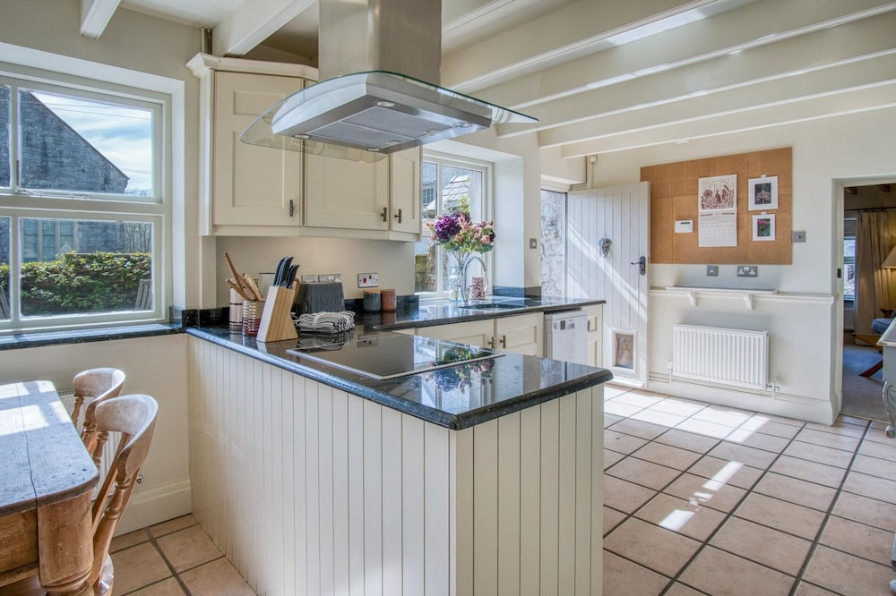 Fern Cottage - 2 Bedroom Cottage - St Florence