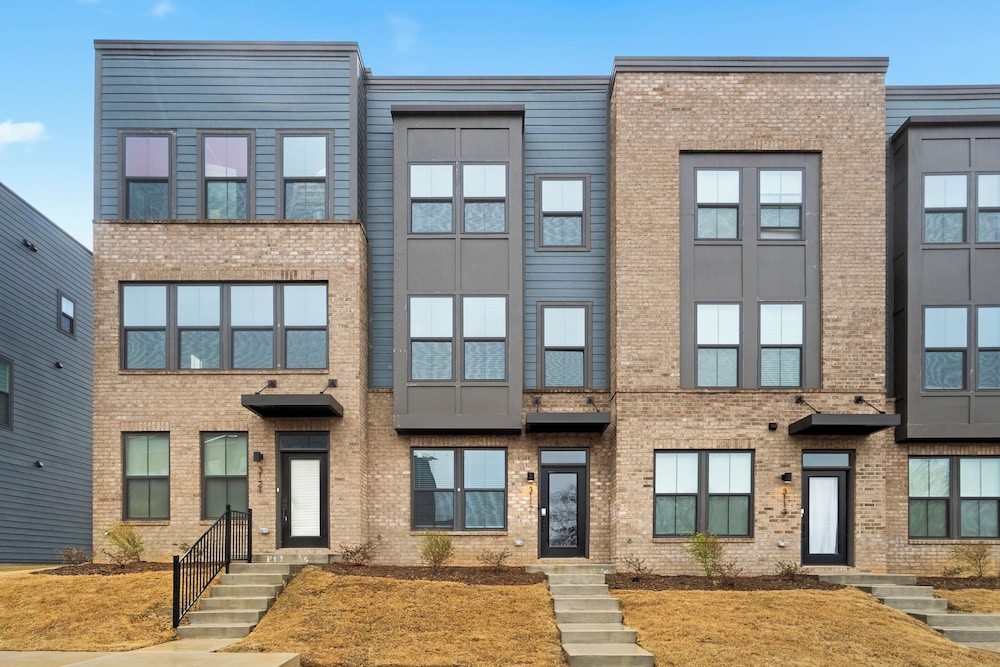 Luxe King 3BR Townhouse Uptown Charlotte