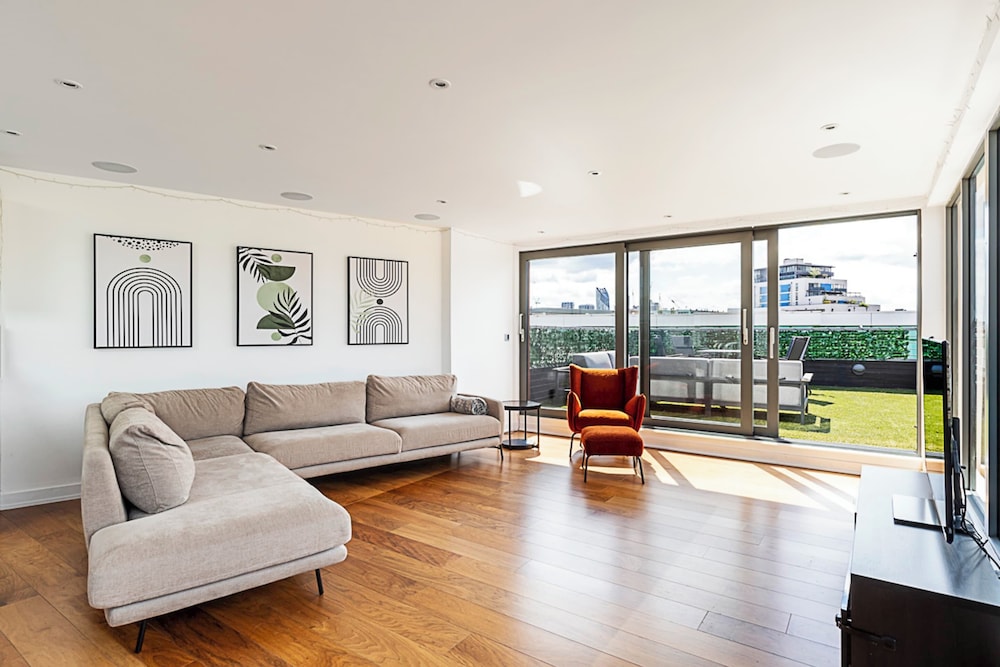 Modern Haven With Terrace View & Urban Charm