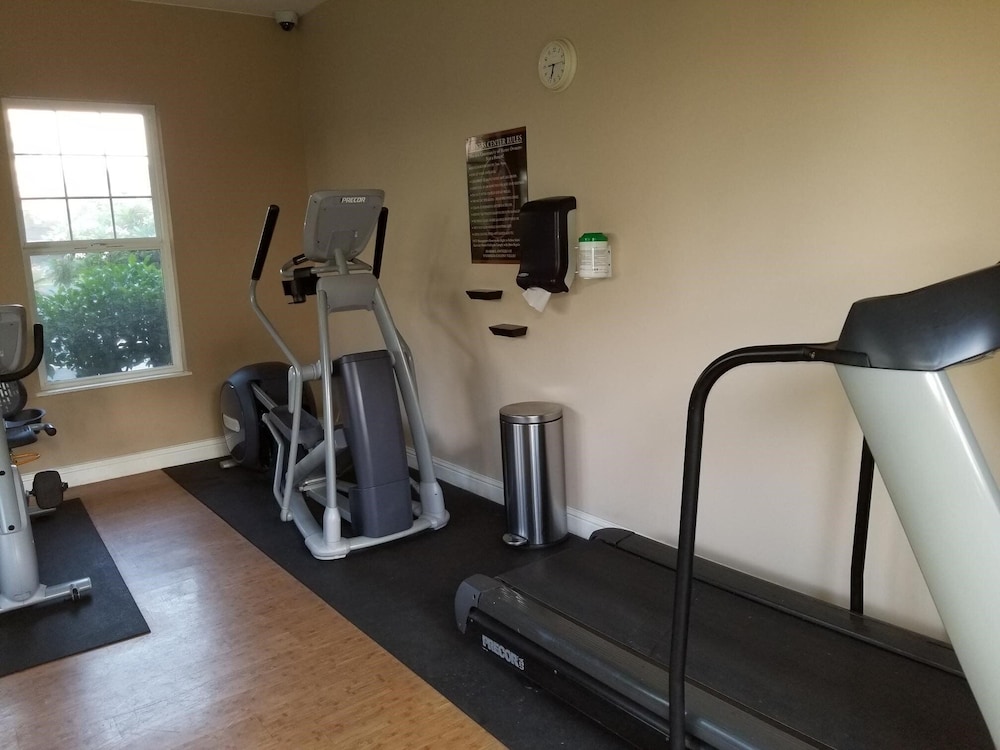 Well-equipped - Close to Beaches - In-unit AC - Vrkcv