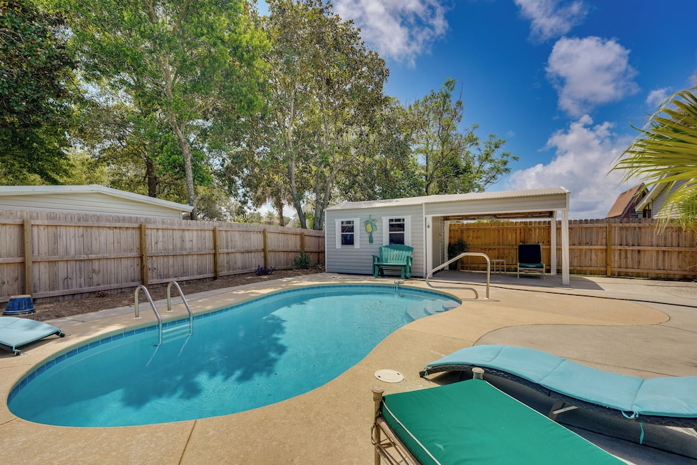 2 Blocks to Beach! Family-friendly Home in PCB