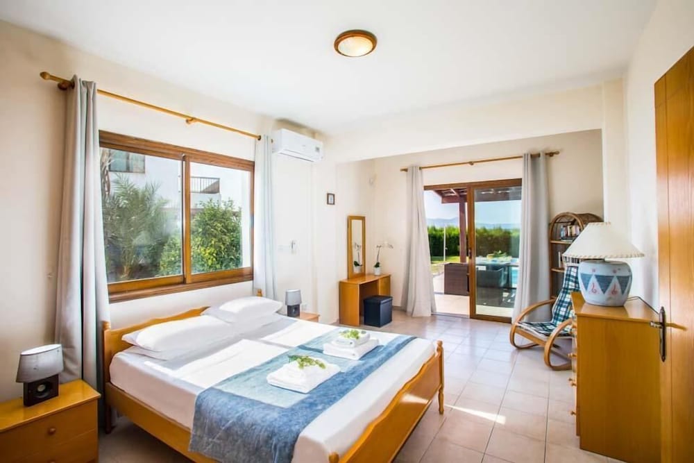 Villa Dimitris Blue Bay view 4