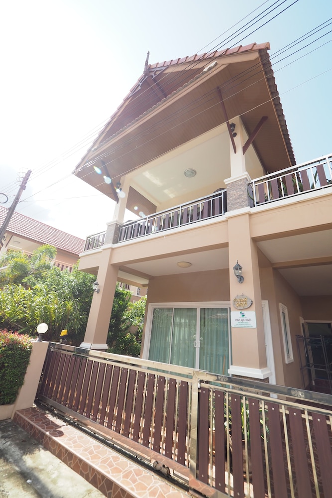 Lana Pool Villa