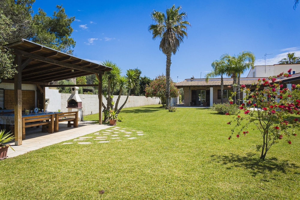 Villa El Capitano With Garden and Pool