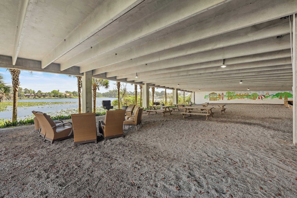 Beachfront Stay w/ Resort Amenities & Gulf Views Sterling Breezing #506