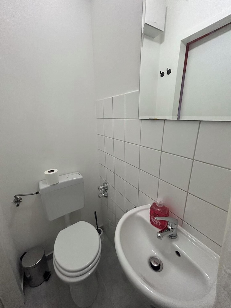 2-Rent Group Hostel Apartments SEN14