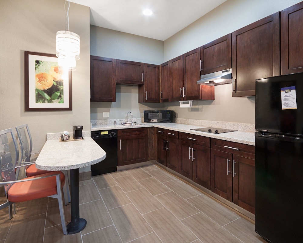 Hobbs Vacations - MainStay Suites - Property Image 23