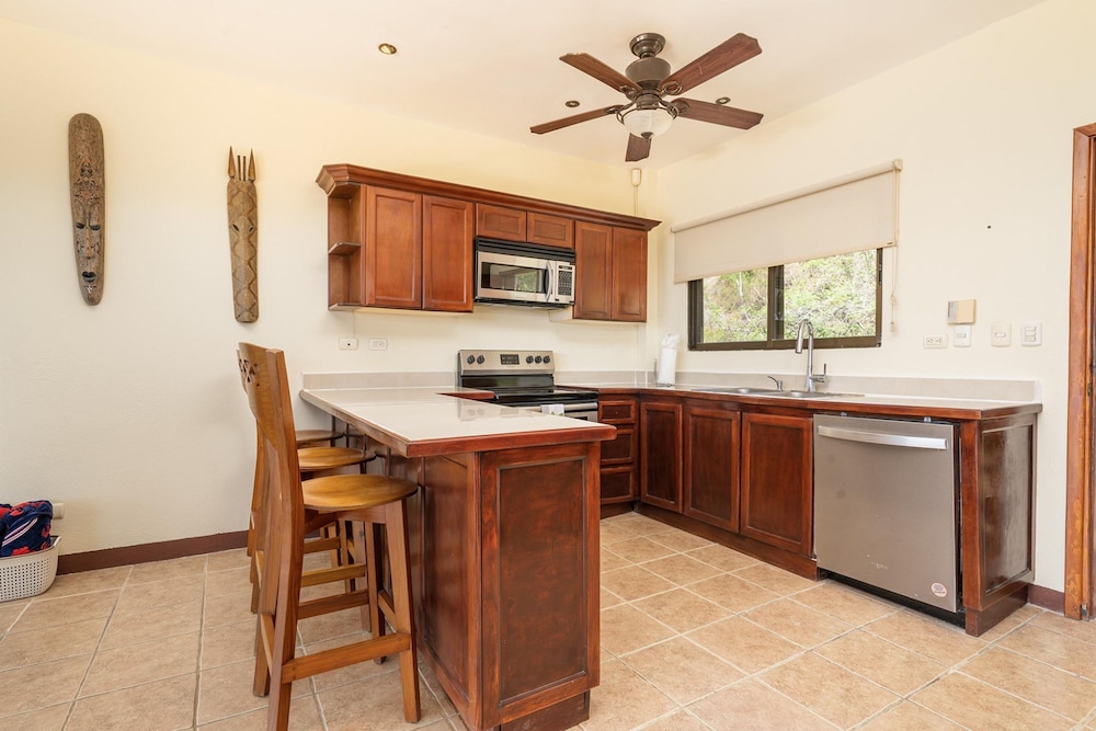Oceanview Condo With Pool Near Playa Prieta 2BR - Vida de la Paz 4