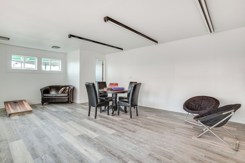 1 Mi to Shore: Lake Michigan Retreat w/ Game Room!