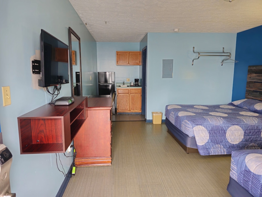 Travelers Inn and Suites