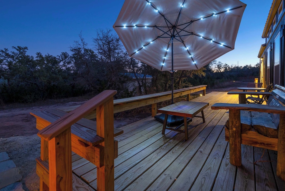 Bison View Secluded Cabin for 6 w/ Hot Tub on Wildlife Sanctuary