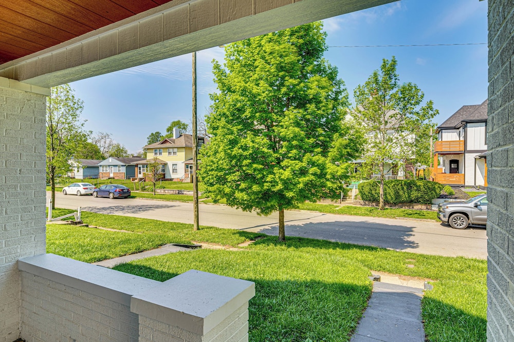 2 Mi to Mass Ave: Indianapolis Townhome Near Parks