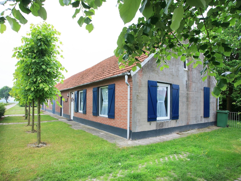 Farmhouse in Nederweert Near Canal Trails