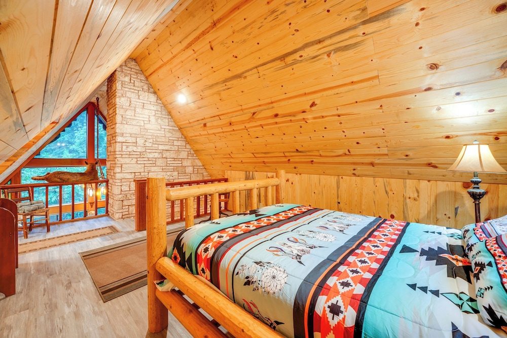 Explore Mt St Helens: A-frame Chalet w/ Deck!