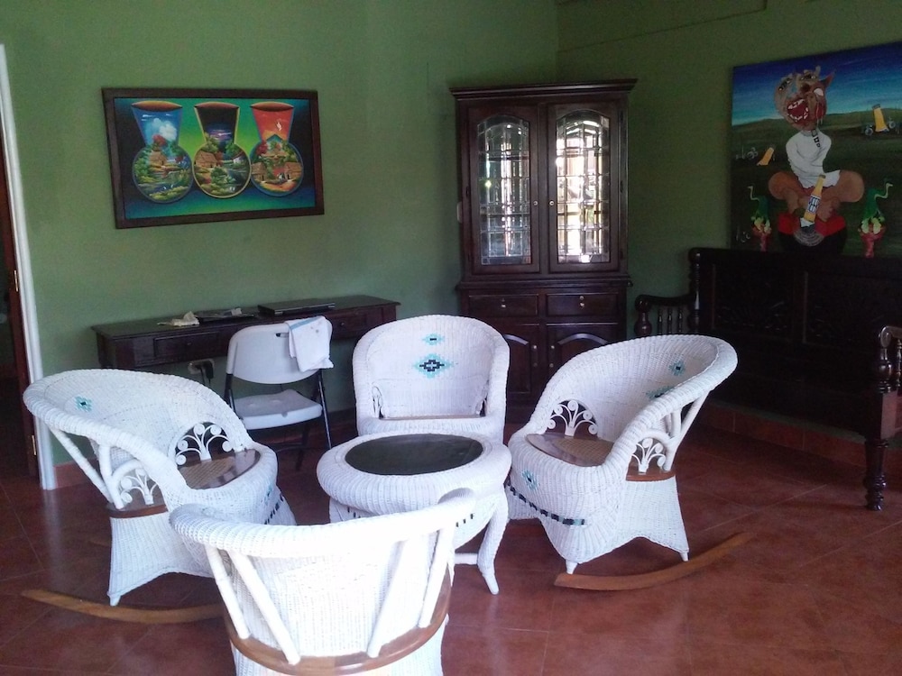 Granada Vacations - Guest House Casa de Oro - Property Image 2