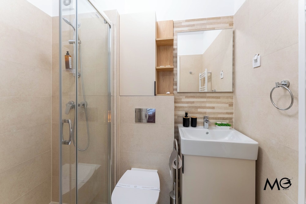 MoHost Sabina - Luxury with Balcony