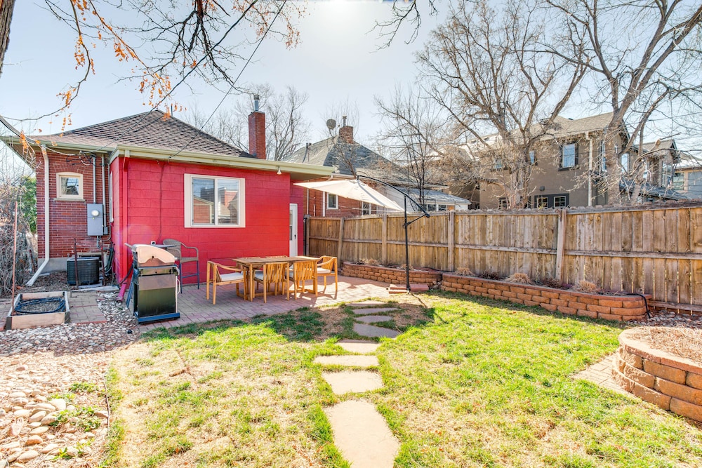 4 Mi to Downtown Denver: Washington Park Hideaway!