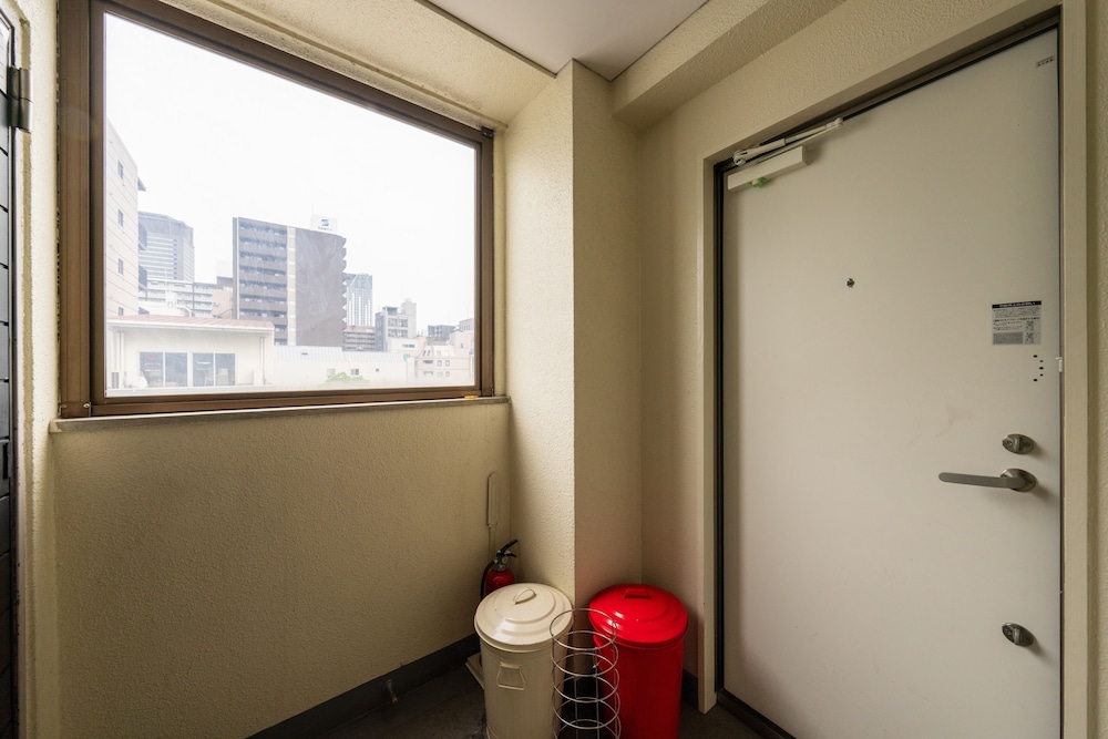 Namba West 5 connecting room