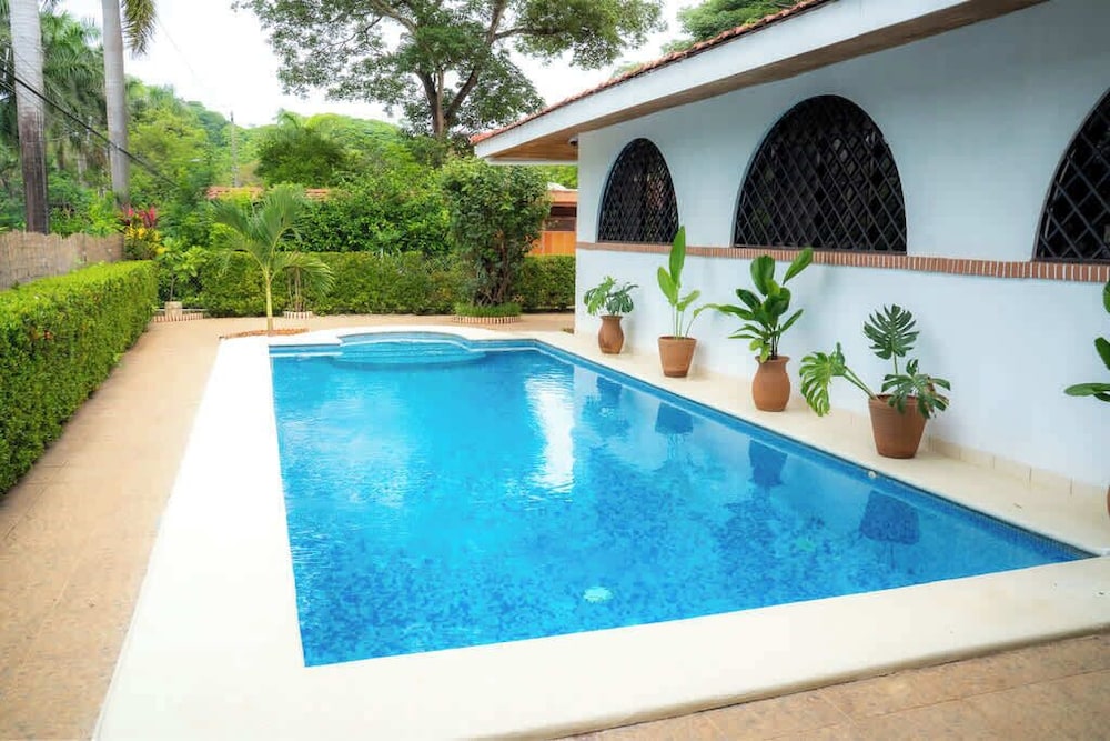 5 min to Beach Private Pool European Style