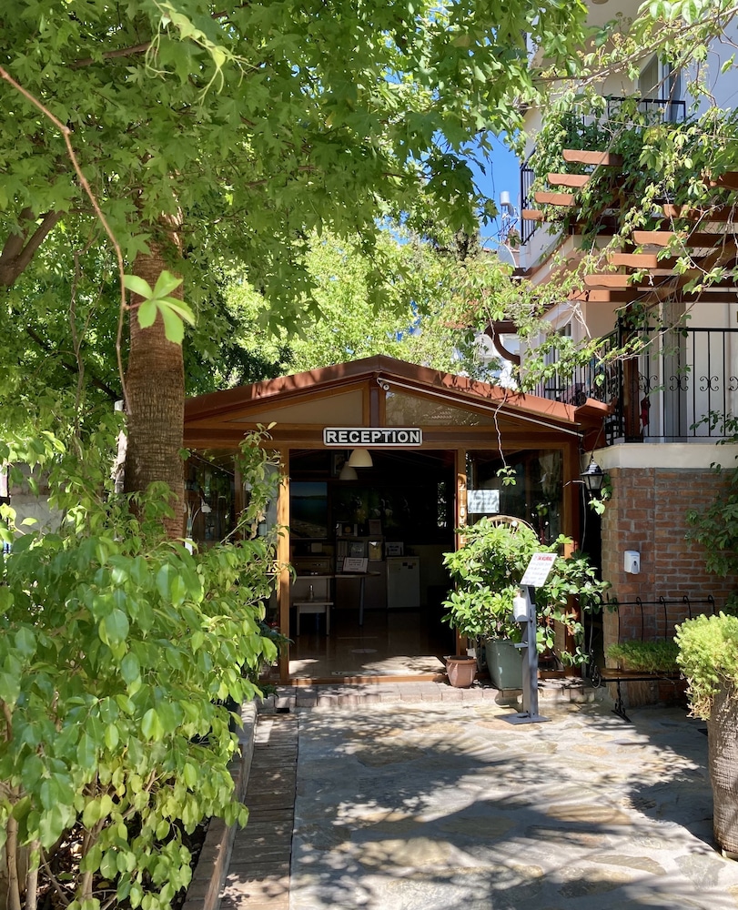 Ten Apart Hotel - Image 7