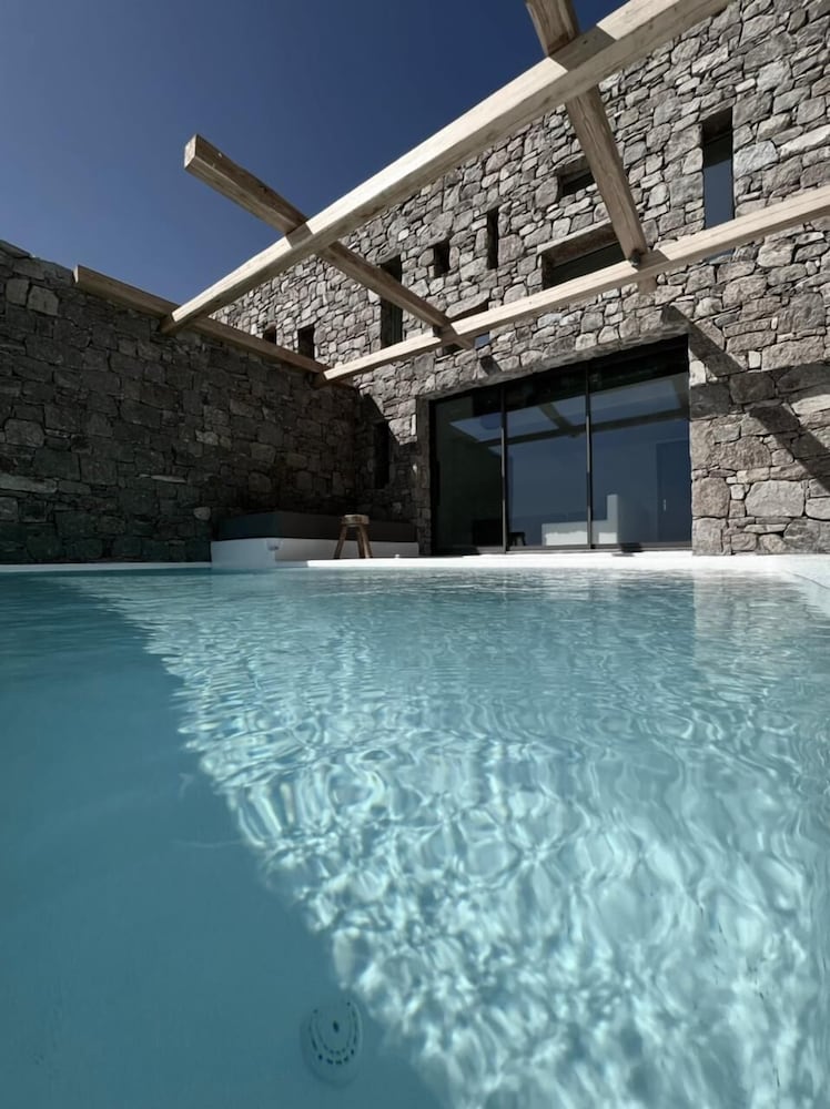 Ria Mar Villas & Suites by Live&Travel