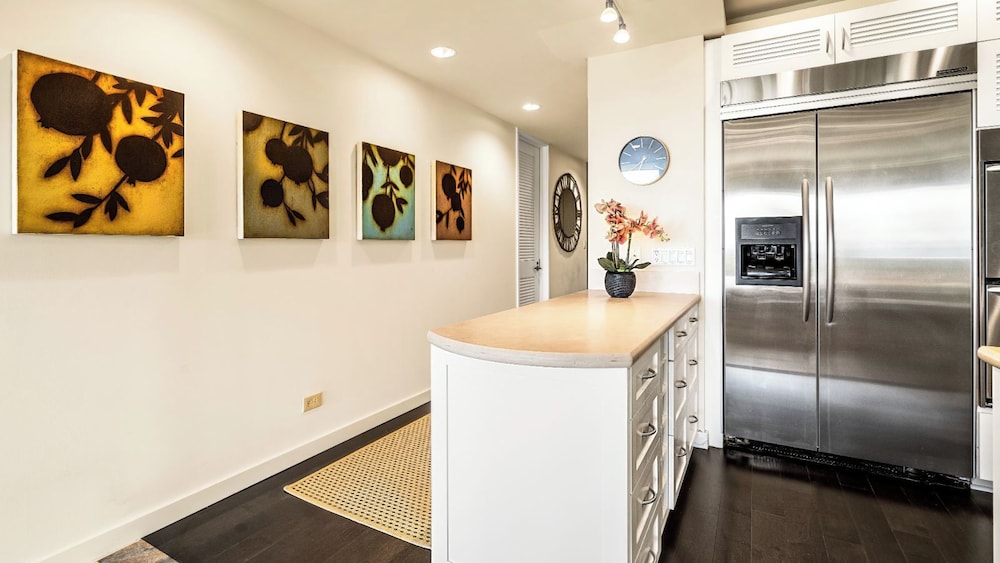 Beautifully Updated - Close to Beach & Pool - Oceanview Lanai - Vrkcv
