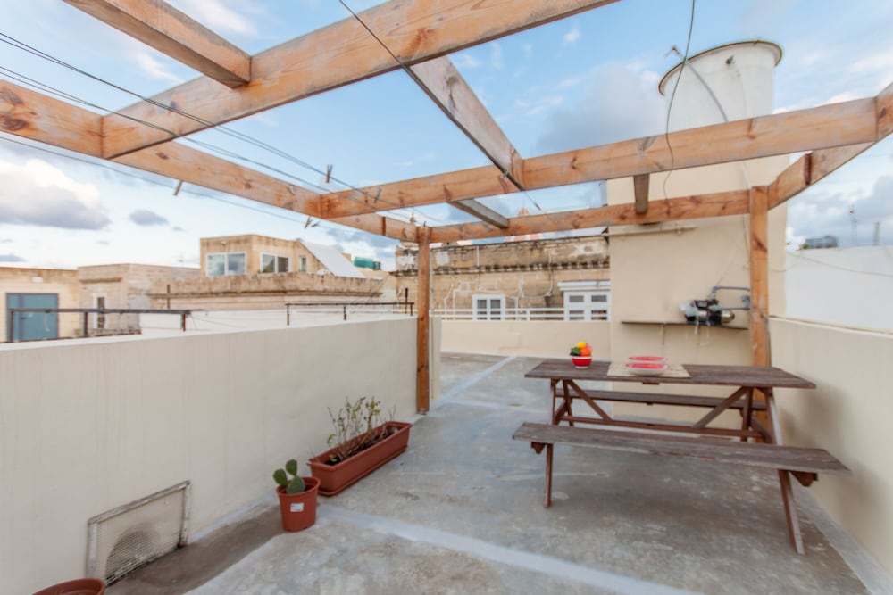 Senglea, Typical Seaview Townhouse photo 3