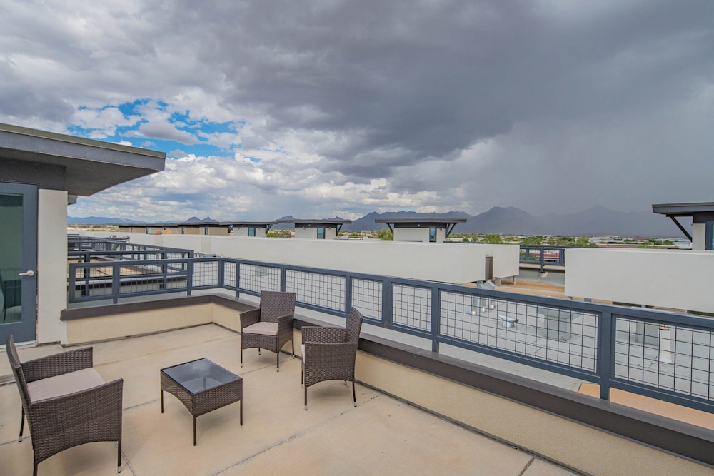 ROVE LIVING/KB - Scottsdale Grand