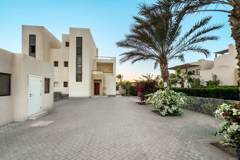 Xuru Stays I Sundown Symphony 4mbdr Villa @ Joubal El Gouna