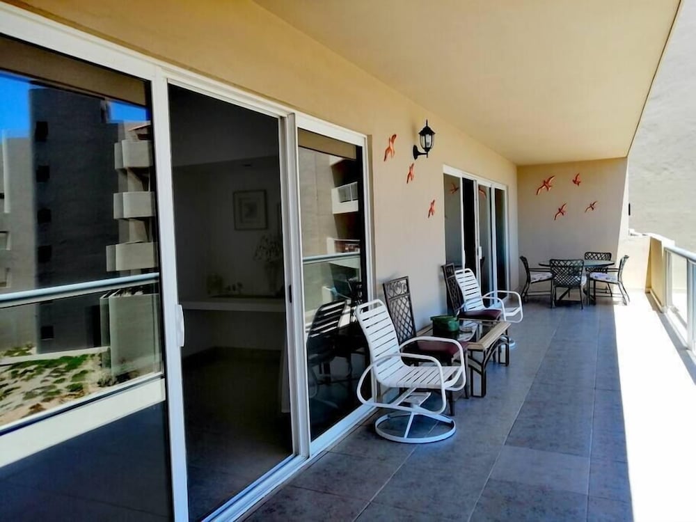 Peaceful Condo With Ocean View