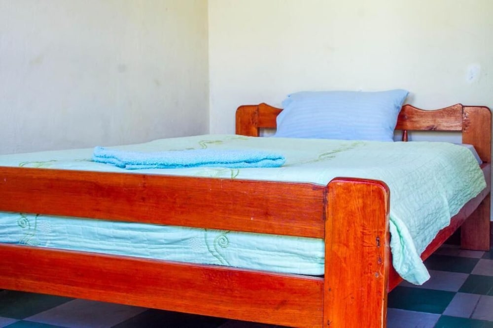 Sabinyo Guest House