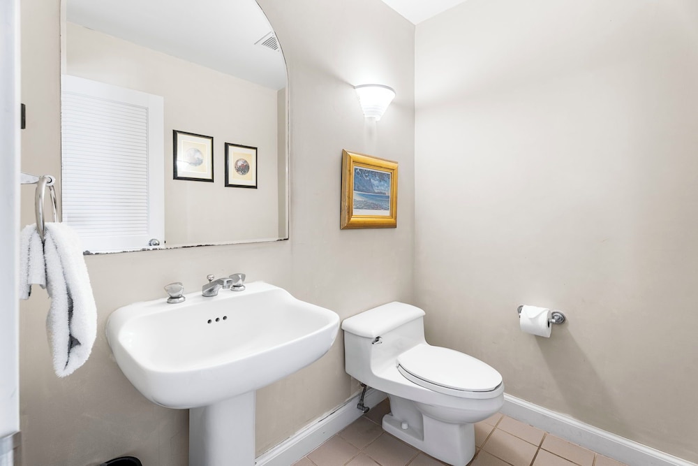 Beautiful Mountain View - Concierge Included - Spacious! - Vrkcv