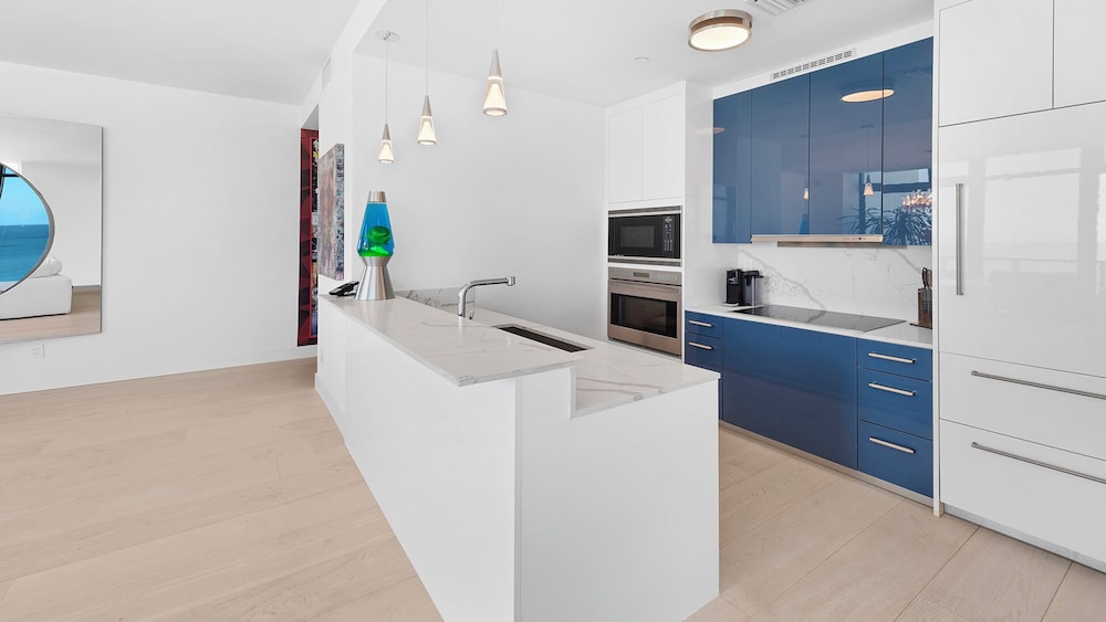 Luxury Vacation Rentals in South Beach by LRMB