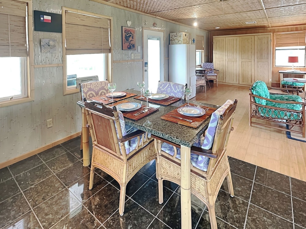 Beachside Tiki Hut by Ryson Vacation Rentals