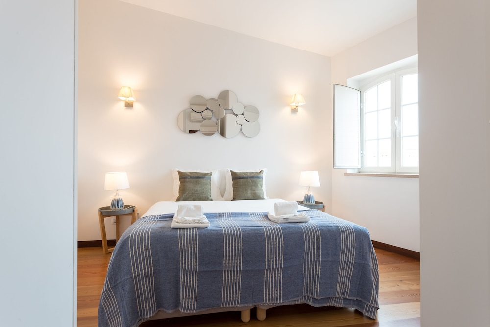 Alfama Modern Two-Bedroom Apartment w/ River View and Parking - by LU Holidays
