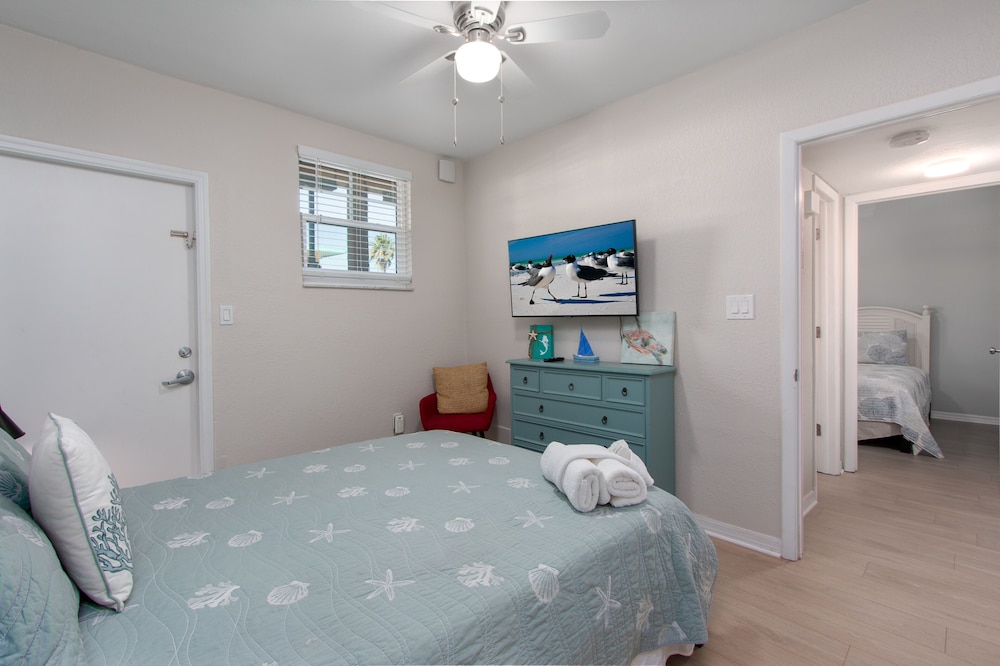 Clearwater Beach Suites 106 2 Bedroom Condo by RedAwning - Image 3