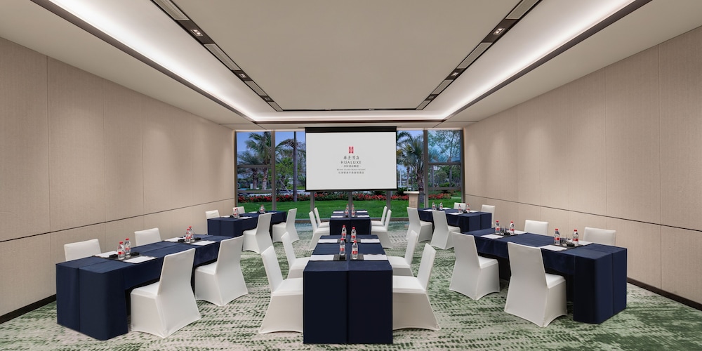 HUALUXE Resort Beihai Silver Beach by IHG