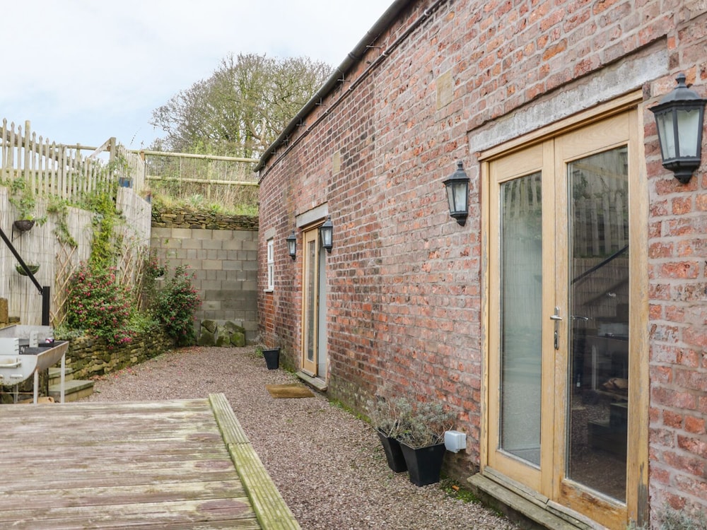 Stoke-on-trent Vacations - The Old Temperance Hall - Property Image 6