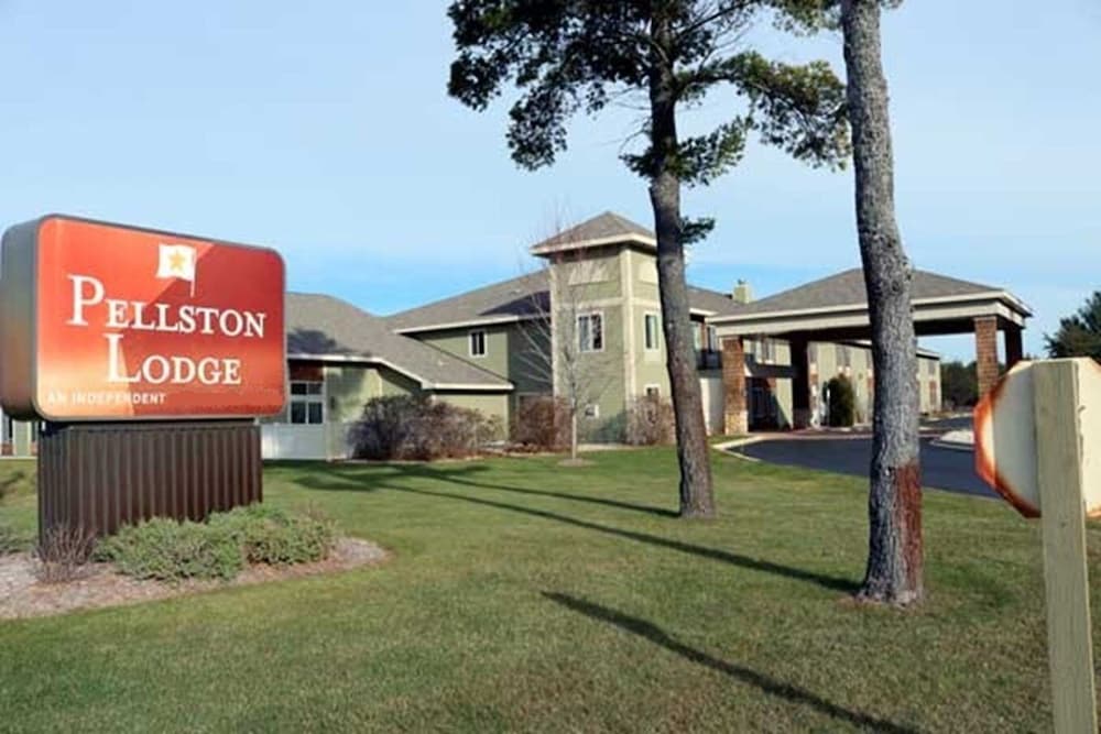 Hotel Pellston Lodge
