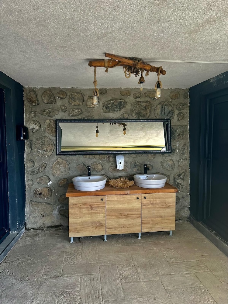 Celazeni Suit Bungalov
