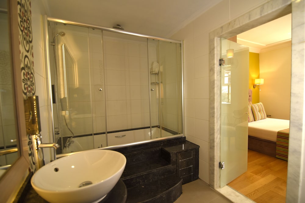Comfortable Flat with Jacuzzi EMP. 206