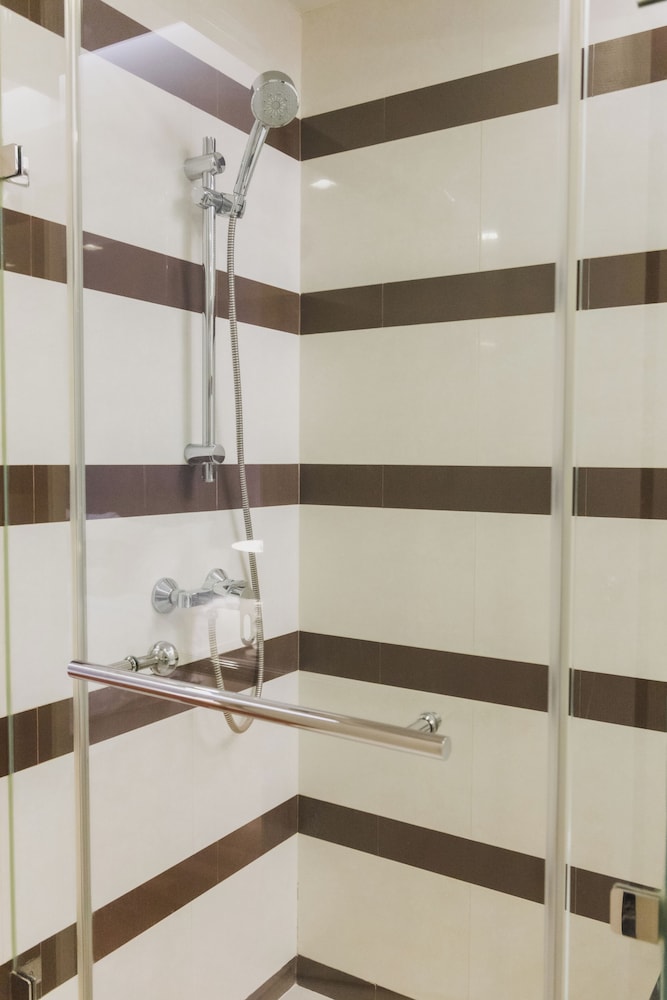 Beverly 33 Suites by PROMPT HOLIDAY HOME