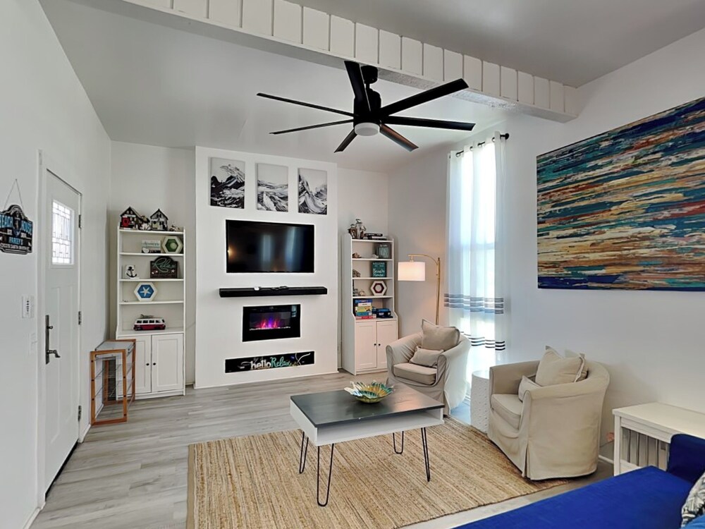 The Wave Cave by Silver Sands Vacation Rentals
