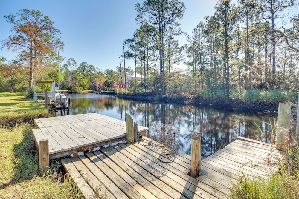5 Mi to Beach: Bay St Louis Home w/ Launch & Dock